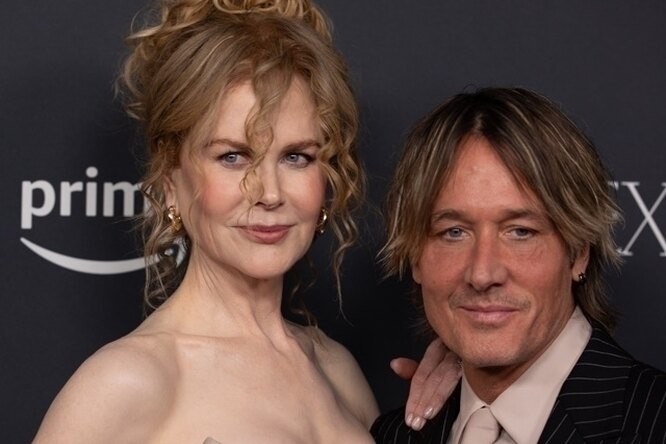 Əri ilə açılışa qatılan aktrisagörün necə geyinib