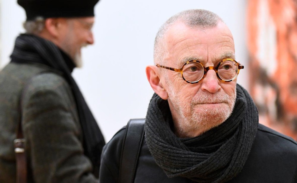 Qəza keçirib xəstəxanaya yerləşdirilən şairin ölüm xəbəri yayıldı- Qızı görün nə dedi