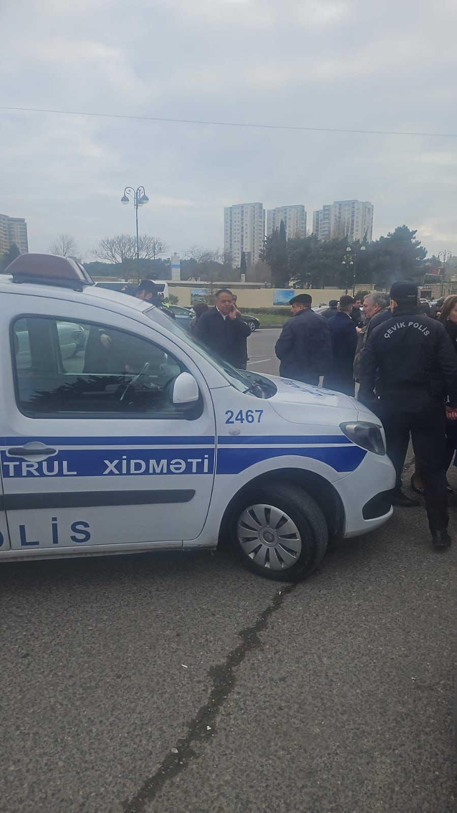 Bakıda mərasim evinin tavanı çökdü - Yaralılar var (FOTOLAR