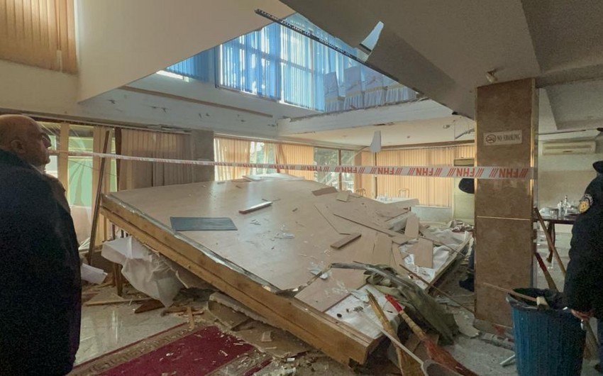 Bakıda mərasim evinin tavanı çökdü - Yaralılar var (FOTOLAR