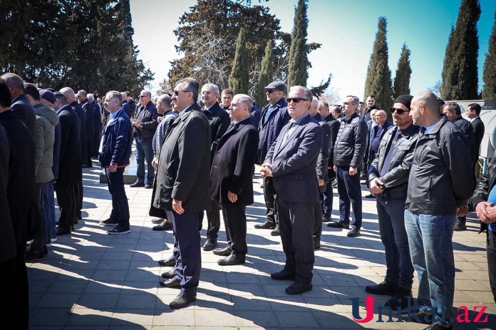 Namiq Abbasov dəfn edildi -(FOTOLAR + YENİLƏNİB)
