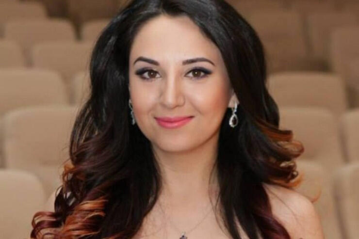 Məşhur azərbaycanlı müğənni ƏRƏ GEDİR - FOTO