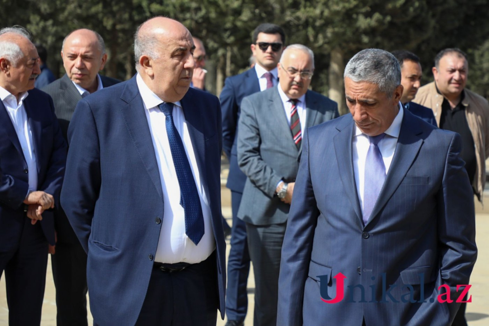 Sabiq yüksək vəzifəli şəxs vəfat etdi- Bütün rəsmilər dəfnə toplaşdı