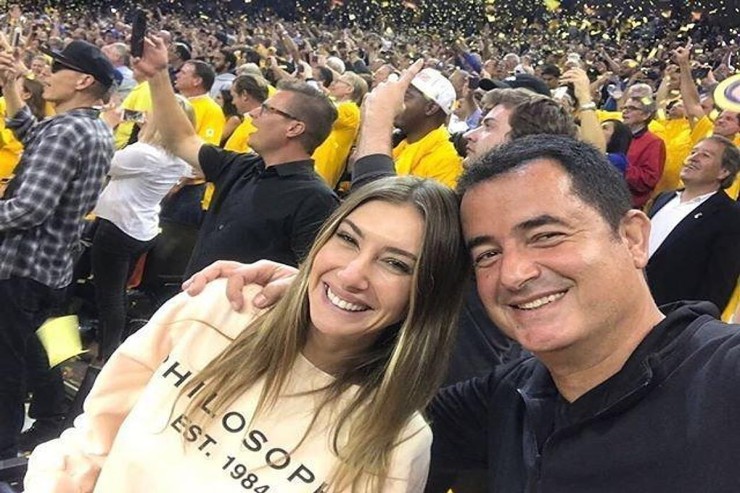 Acunun keçmiş arvadının çılpaq fotosu gündəm oldu