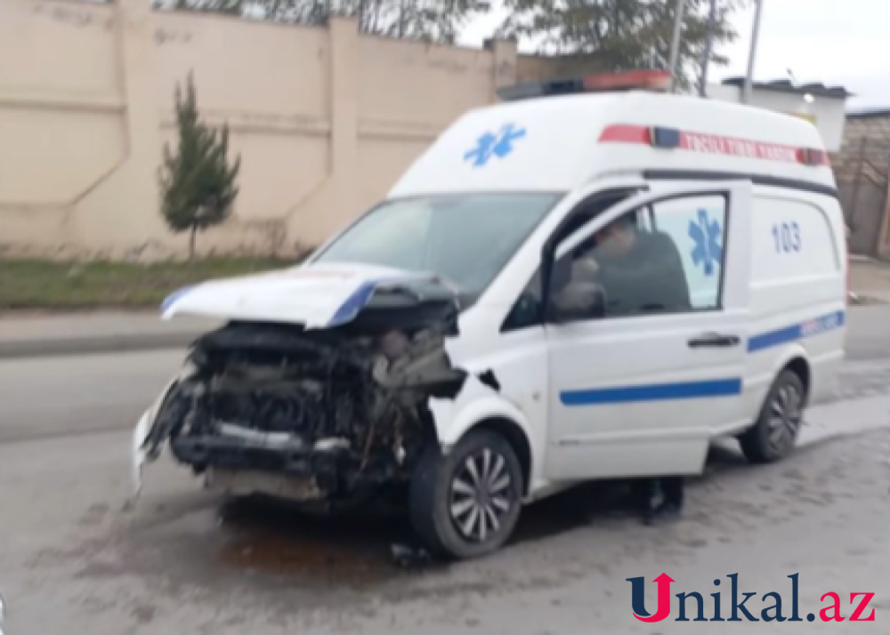 Qusarda təcili yardım avtomobili qəzaya düşdü -FOTO