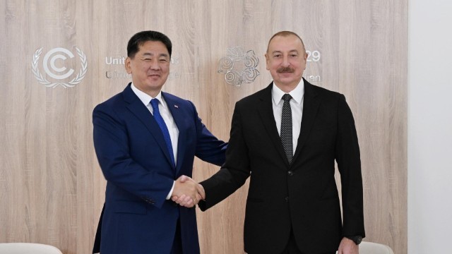 İlham Əliyev Monqolustan Prezidenti ilə görüşdü -FOTOLAR (YENİLƏNİB