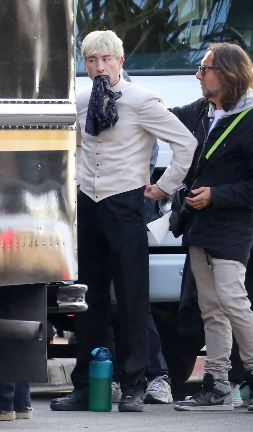 Məşhur aktyor yeni saç rəngi ilə jurnalistlərin diqqətini çəkib