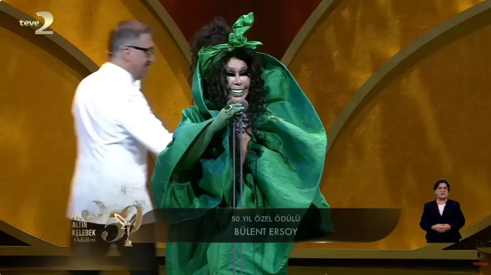 Bülent Ersoyun qəribə imici...