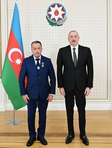 İlham Əliyev medal və ordenləri onlara təqdim etdi -VİDEO+FOTOLAR (YENİLƏNİB)