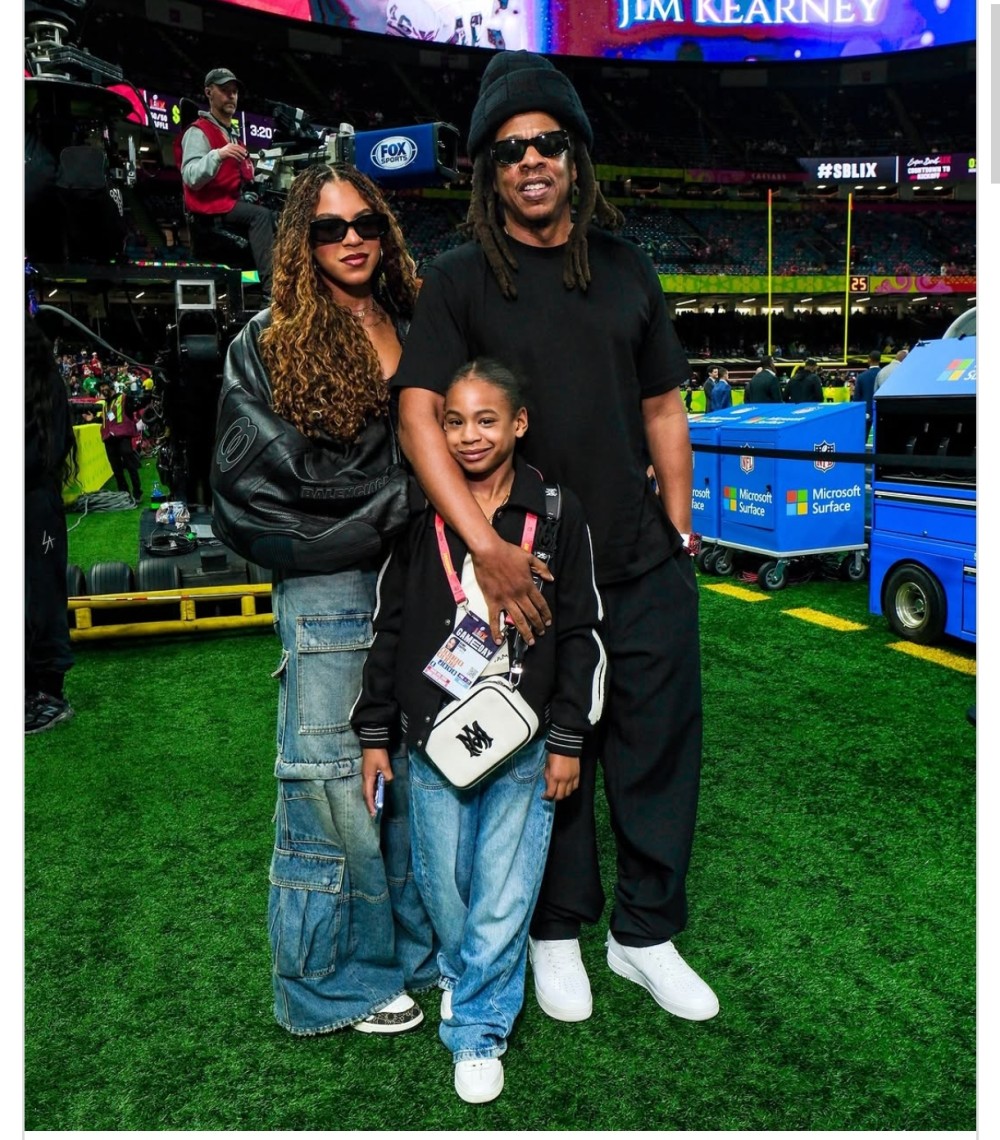 Beyonsun əri futbol meydançasına 3 milyon dollarlıq qol saatı taxıb