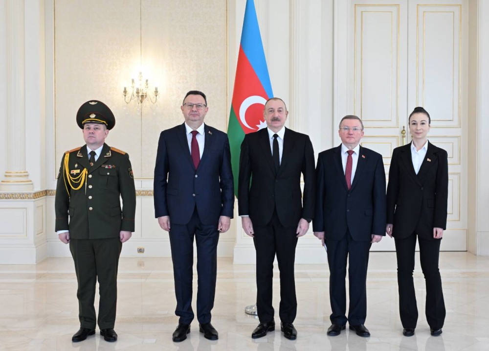 İlham Əliyev Belarusun yeni səfirinin etimadnaməsini qəbul etdi - YENİLƏNDİ