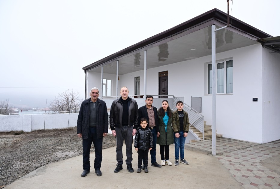 İlham Əliyevin Ballıca sakinləri ilə görüşü- FOTOLAR (YENİLƏNİB)