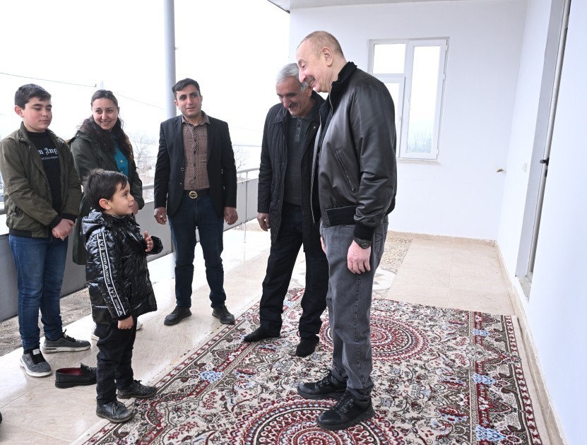 İlham Əliyevin Ballıca sakinləri ilə görüşü- FOTOLAR (YENİLƏNİB)