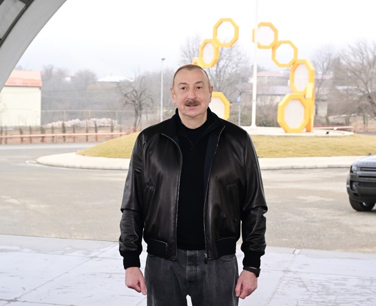 İlham Əliyevin Ballıca sakinləri ilə görüşü- FOTOLAR (YENİLƏNİB)