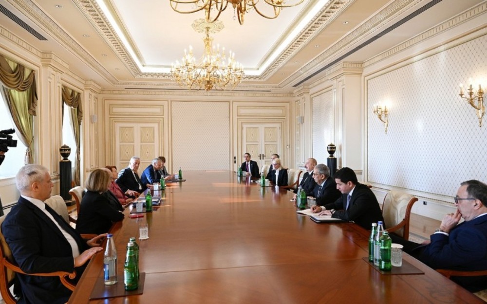 İlham Əliyev Nizami Gəncəvi Beynəlxalq Mərkəzinin həmsədrlərini qəbul etdi -FOTOLAR