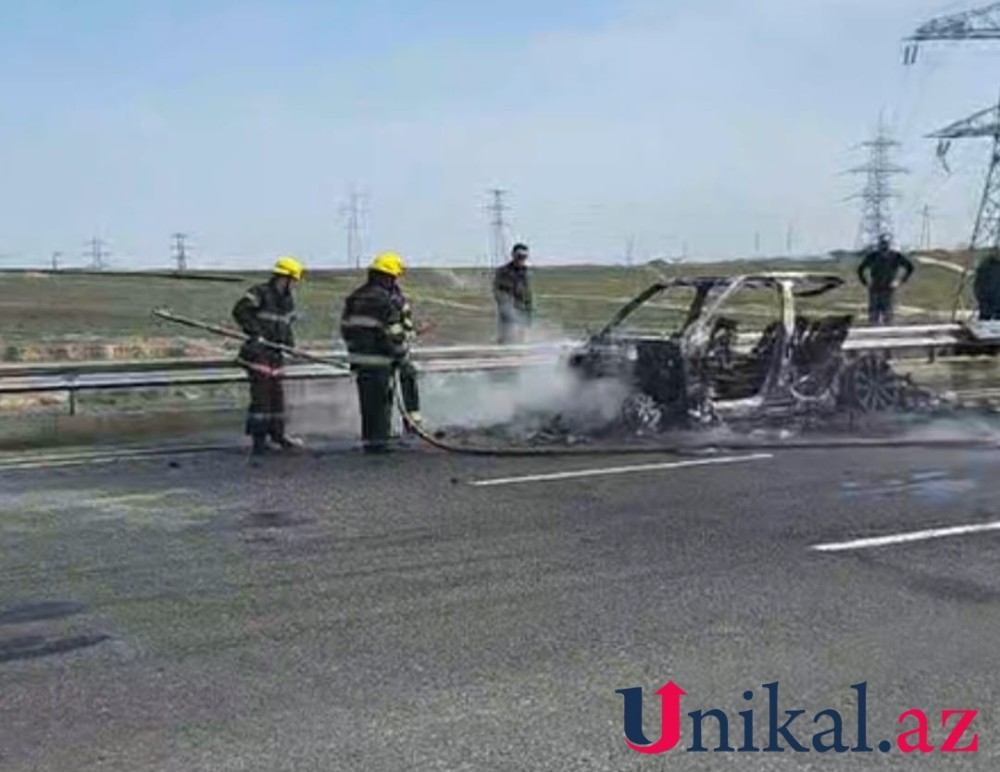 Paytaxtda "Range Rover" yanıb