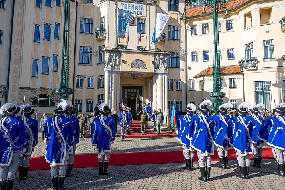 Baş Qərargah rəisi Slovakiyaya getdi- FOTOLAR