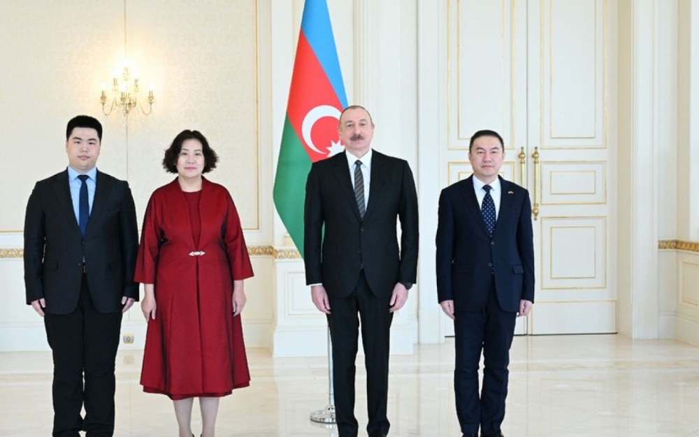 İlham Əliyev Lu Meyin etimadnaməsini qəbul etdi -FOTOLAR (YENİLƏNİB)
