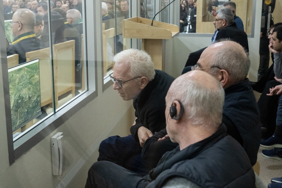 Ürəyi zəif olanlar zaldan çıxarıldı, günahı olanlar "kövrəldi"/ FOTOLAR