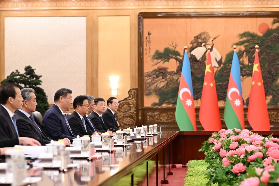 İlham Əliyev Si Cinpinlə görüşdü -FOTOLAR (YENİLƏNİB)