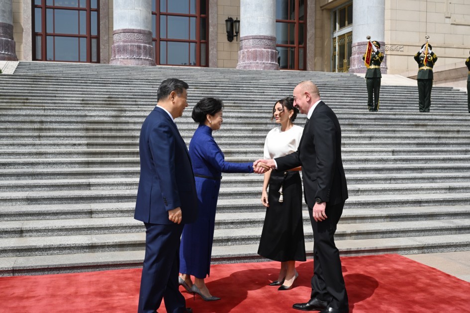 Prezidentin Pekində rəsmi qarşılanma mərasimi oldu -FOTOLAR (YENİLƏNİB)