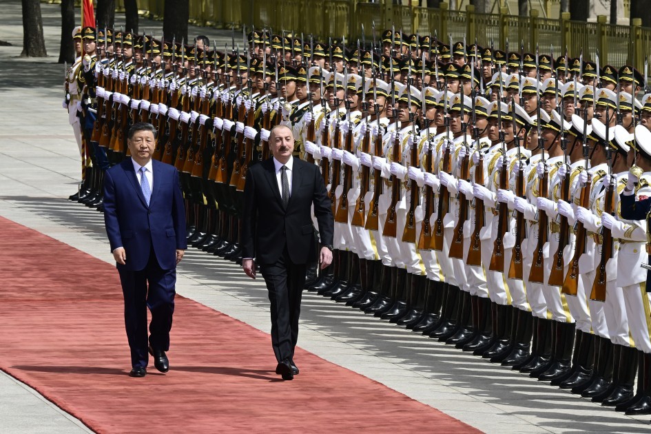 Prezidentin Pekində rəsmi qarşılanma mərasimi oldu -FOTOLAR (YENİLƏNİB)