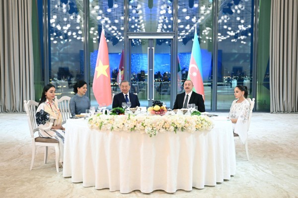 İlham Əliyev və xanımının adından ziyafət verildi - FOTOLAR