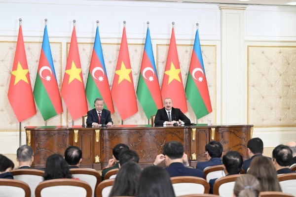 İlham Əliyev və To Lam mətbuata bəyanatlarla çıxış ediblər -YENİLƏNİB (FOTOLAR)