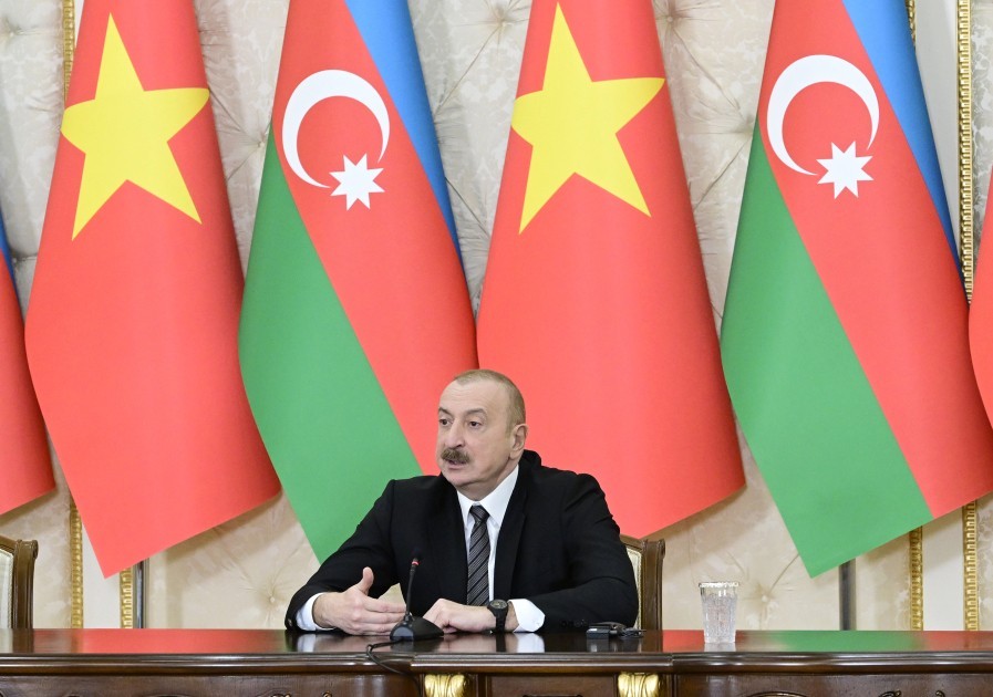 İlham Əliyev və To Lam mətbuata bəyanatlarla çıxış ediblər -YENİLƏNİB (FOTOLAR)