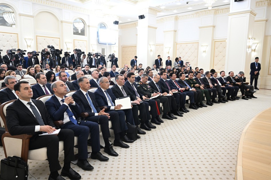 İlham Əliyev və To Lam mətbuata bəyanatlarla çıxış ediblər -YENİLƏNİB (FOTOLAR)