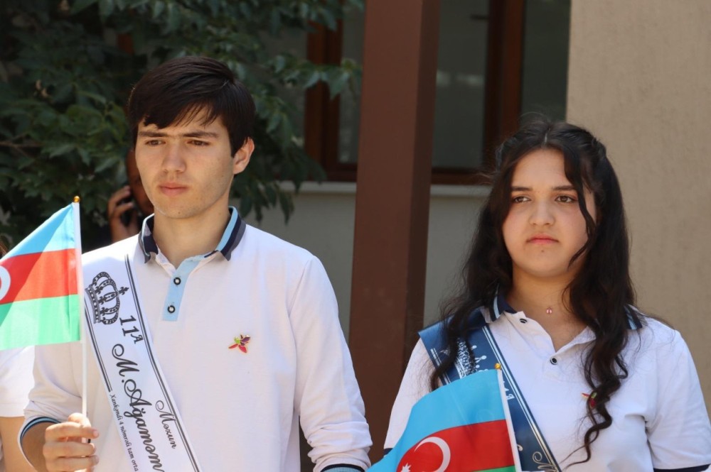 Xankəndidə 37 il əvvəl məzun olanlar üçün "Son zəng" -FOTOLAR