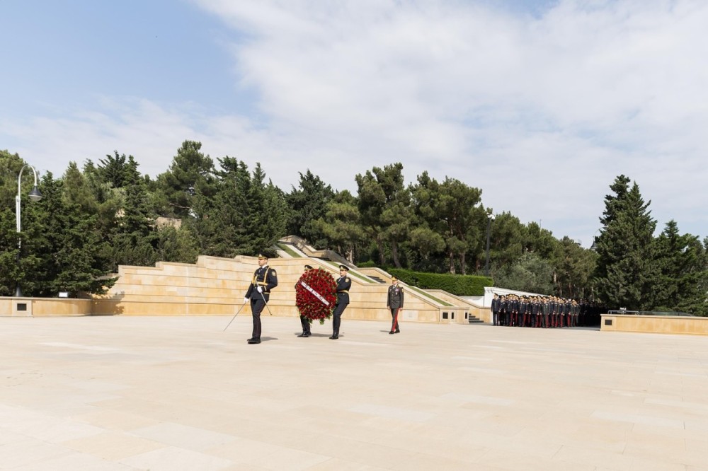 DİN rəhbərliyi Heydər Əliyevin məzarını ziyarət etdi -VİDEO+FOTOLAR