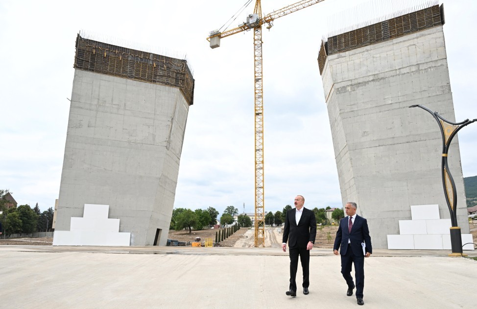 İlham Əliyev Xankəndidəki Zəfər parkında -FOTOLAR