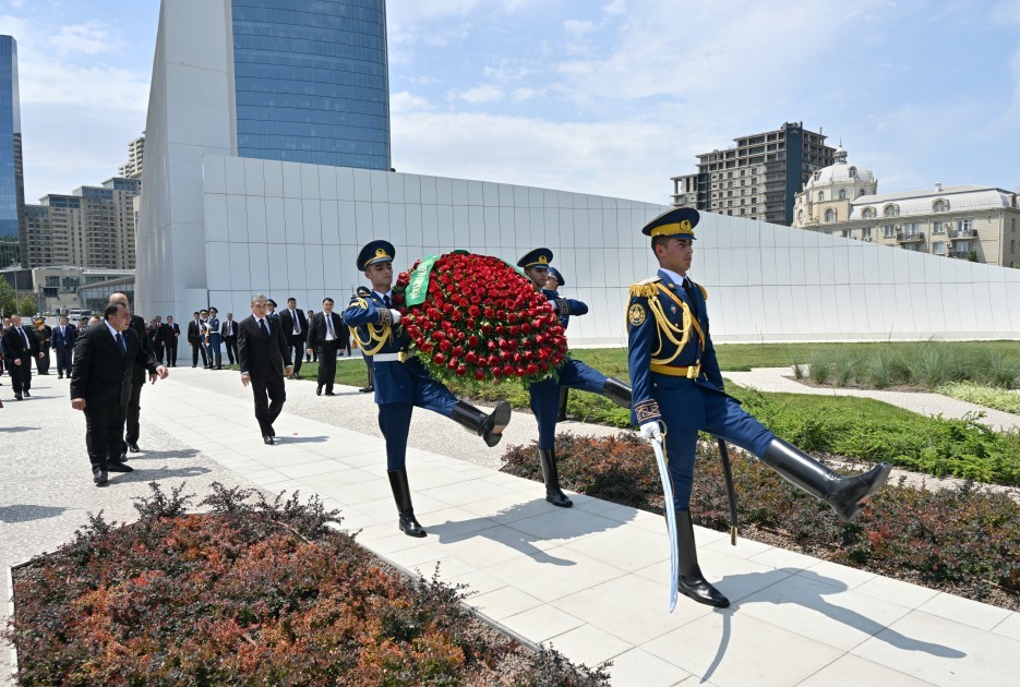 Berdiməhəmmədov Zəfər parkını ziyarət edib -FOTOLAR