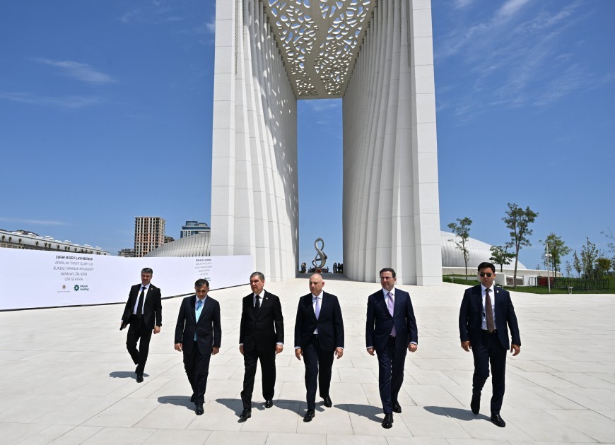 Berdiməhəmmədov Zəfər parkını ziyarət edib -FOTOLAR