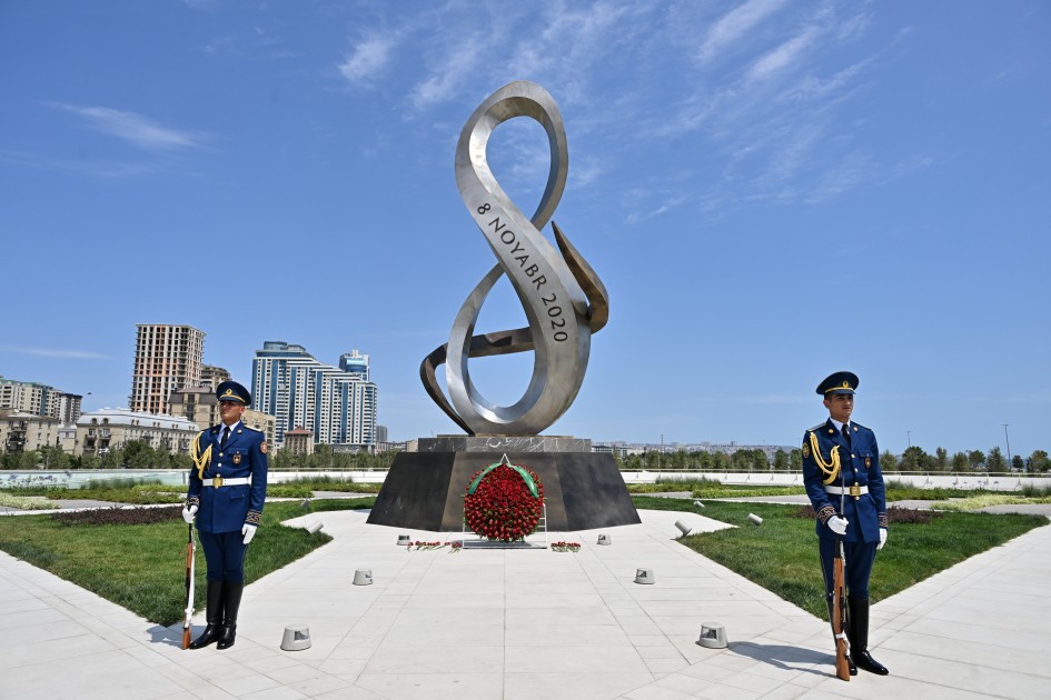 Berdiməhəmmədov Zəfər parkını ziyarət edib -FOTOLAR