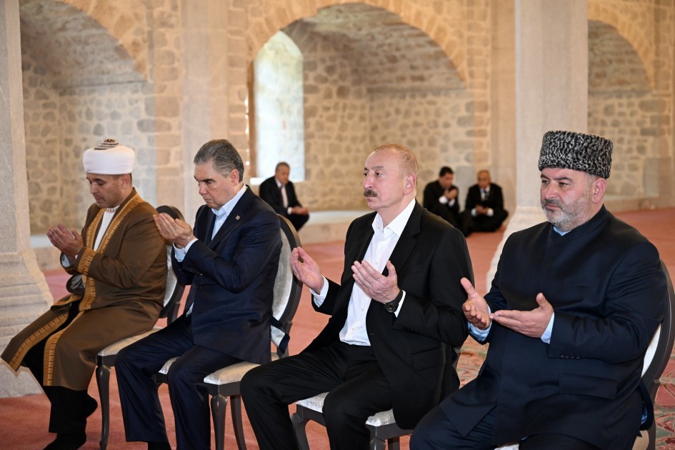 İlham Əliyev və Berdiməhəmmədov Yuxarı Gövhər Ağa məscidini ziyarət etdilər -FOTOLAR