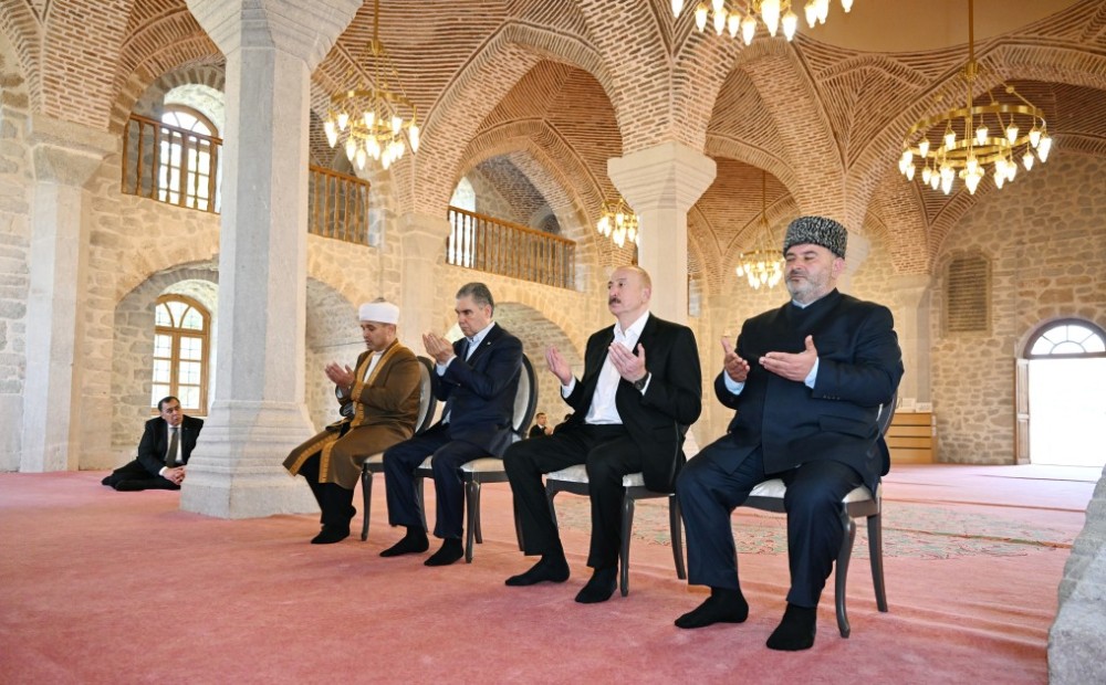 İlham Əliyev və Berdiməhəmmədov Yuxarı Gövhər Ağa məscidini ziyarət etdilər -FOTOLAR