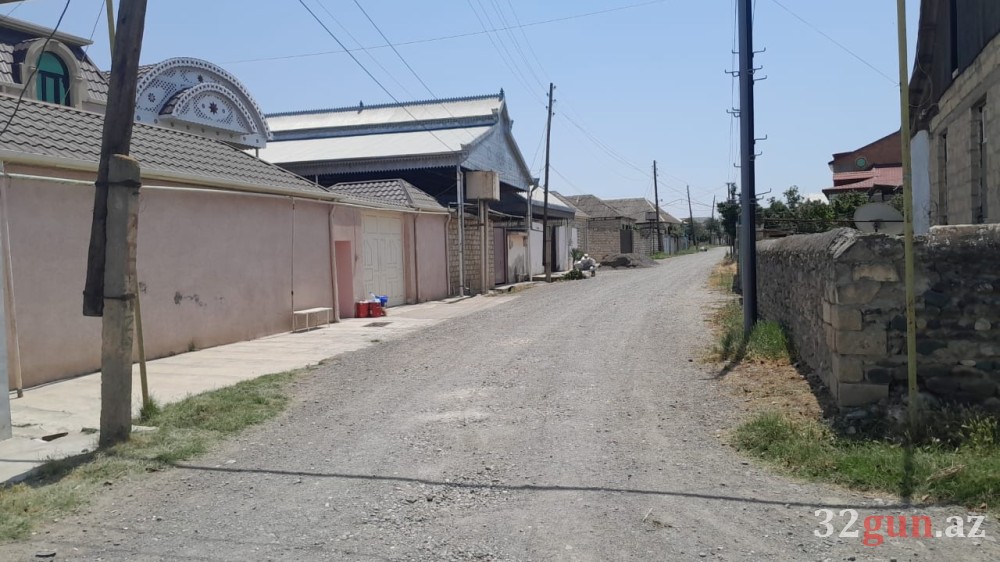 Ağstafa rayonunun Qaçaq Kərəm qəsəbəsindəyollar BƏRBAD VƏZİYYƏTDƏDİR