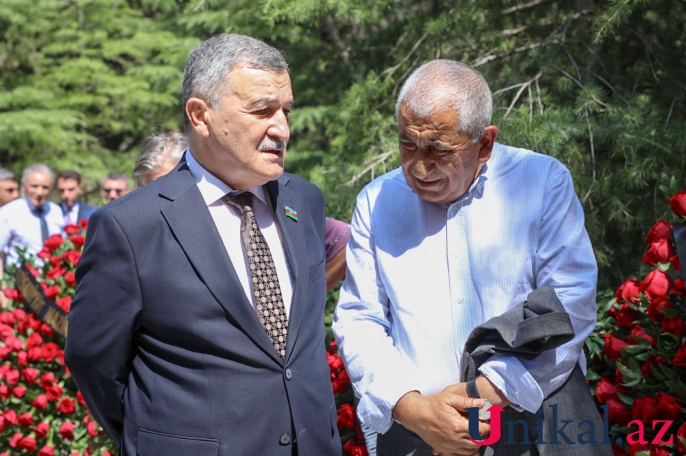 Elçin Əfəndiyev dəfn edildi -FOTOLAR