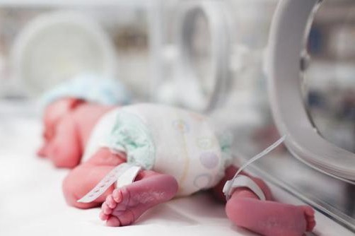 Metroda doğulan körpəninFOTOSU