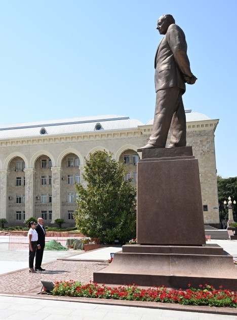 Prezident və birinci xanım Gəncə şəhərində olublar- FOTOLAR (YENİLƏNİB)