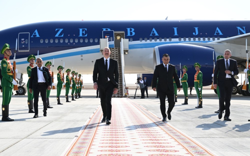 İlham Əliyev Türkmənistana getdi -FOTOLAR