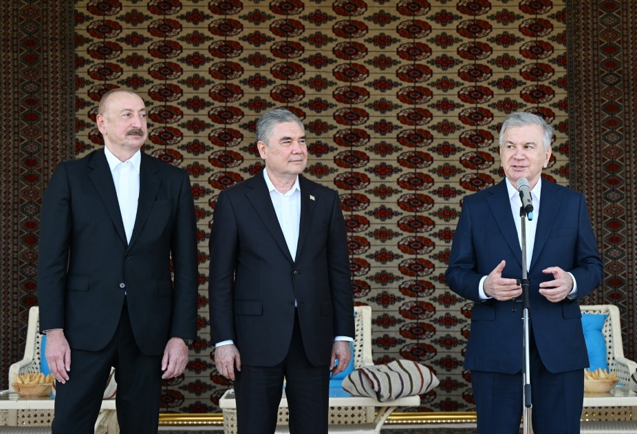 İlham Əliyevə “Axaltəkə” atı hədiyyə edildi- VİDEO+FOTOLAR