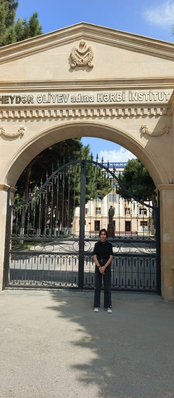 Azərbaycanda qız məzun Hərbi İnstituta qəbul oldu -FOTO
