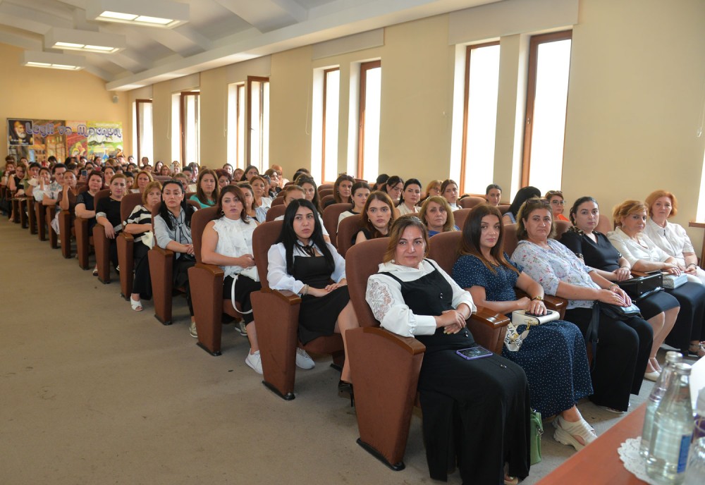 Sentyabr konfransı çərçivəsində müzakirələr davam edib