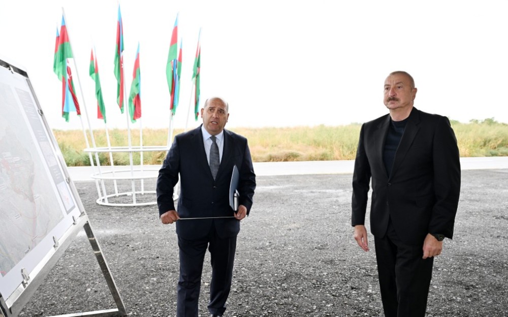 Prezident Qaraxanbəyli kəndinin təməlini qoydu -FOTOLAR