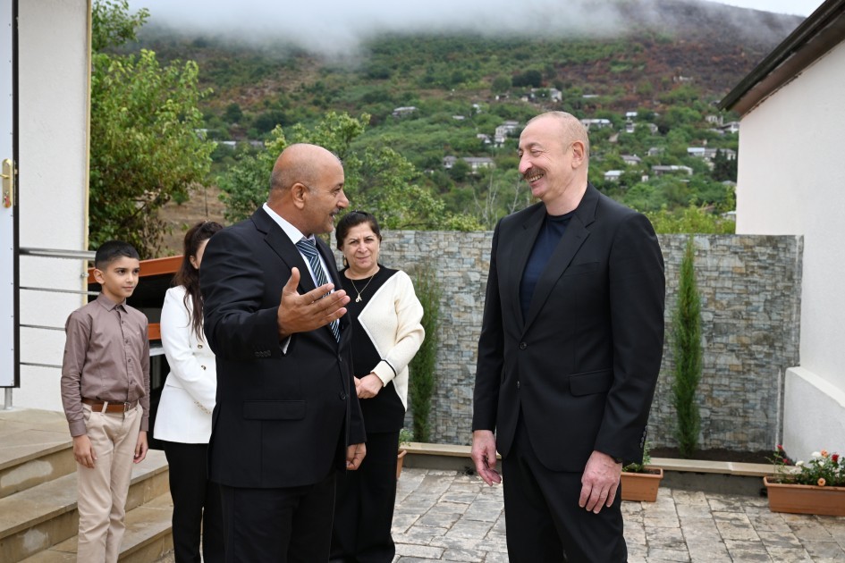 Prezident Sos sakininin evində oldu -FOTOLAR (VİDEO)