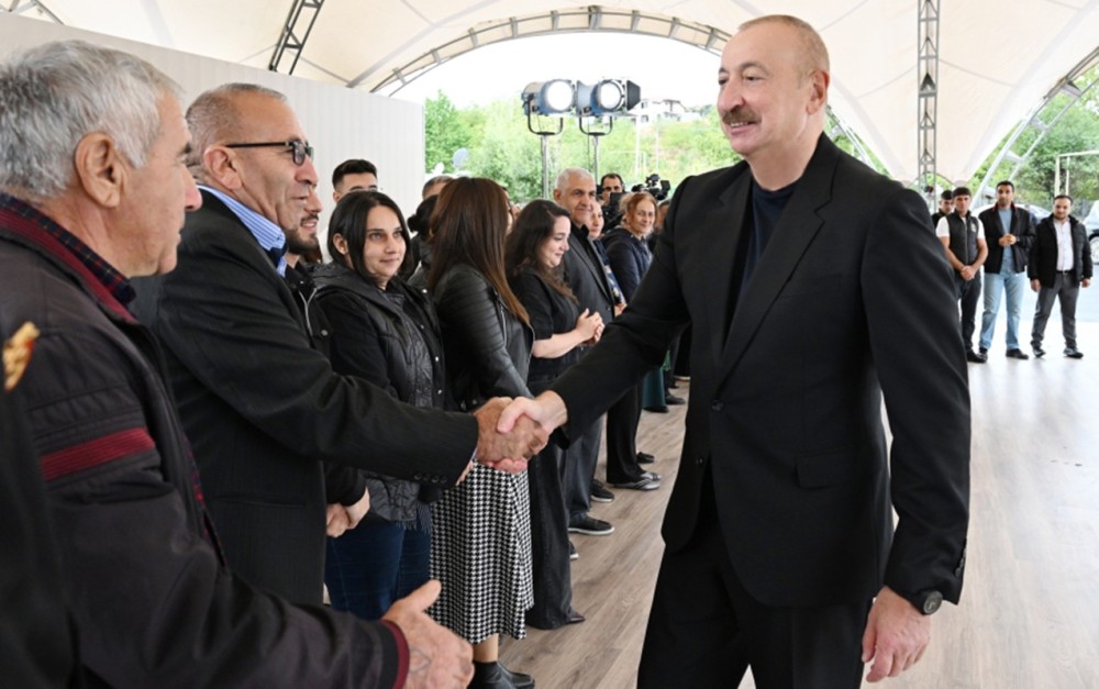 Prezident Xocavənddə sakinlərlə görüşdü -FOTOLAR (YENİLƏNİB)