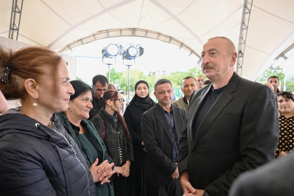 Prezident Xocavənddə sakinlərlə görüşdü -FOTOLAR (YENİLƏNİB)